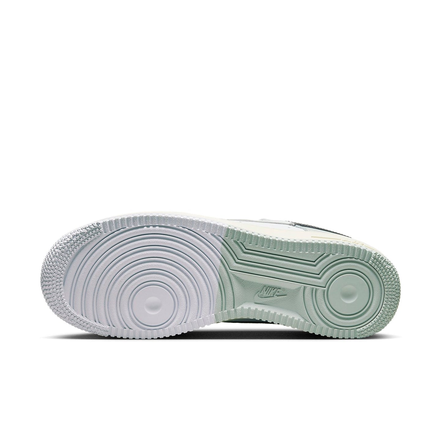 Nike Air Force 1 Low “07 LV8 “Split Light Silver”