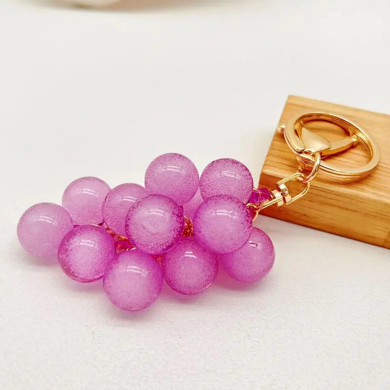 2PCS/3PCS/5PCS Grape Keychains, Creative Cute Bubble Jelly Grape Cluster Keychain Emulational Fruit Car Key Students' School Bag Pendant Gift
