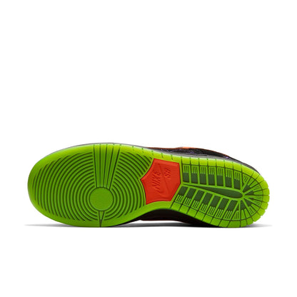Nike SB Dunk Low “Night of Mischief”