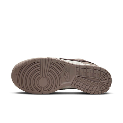 Nike Dunk Low “Diffused Taupe”