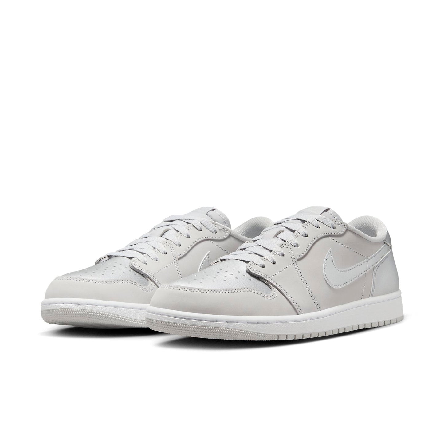 Air Jordan 1 Retro Low OG “Metallic Silver”