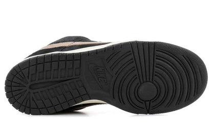 Nike SB Dunk Low Premium “Strummer”