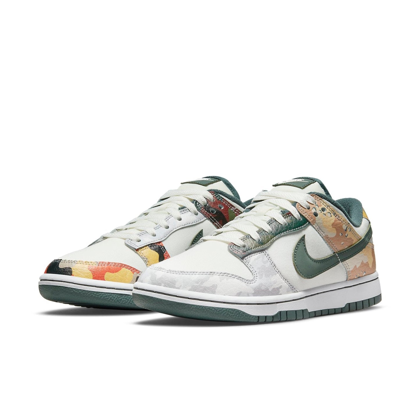 Nike Dunk Low SE “Sail Multi-Camo”