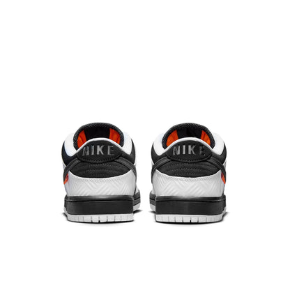 Nike x TIGHTBOOTH SB Dunk Low “White Black”