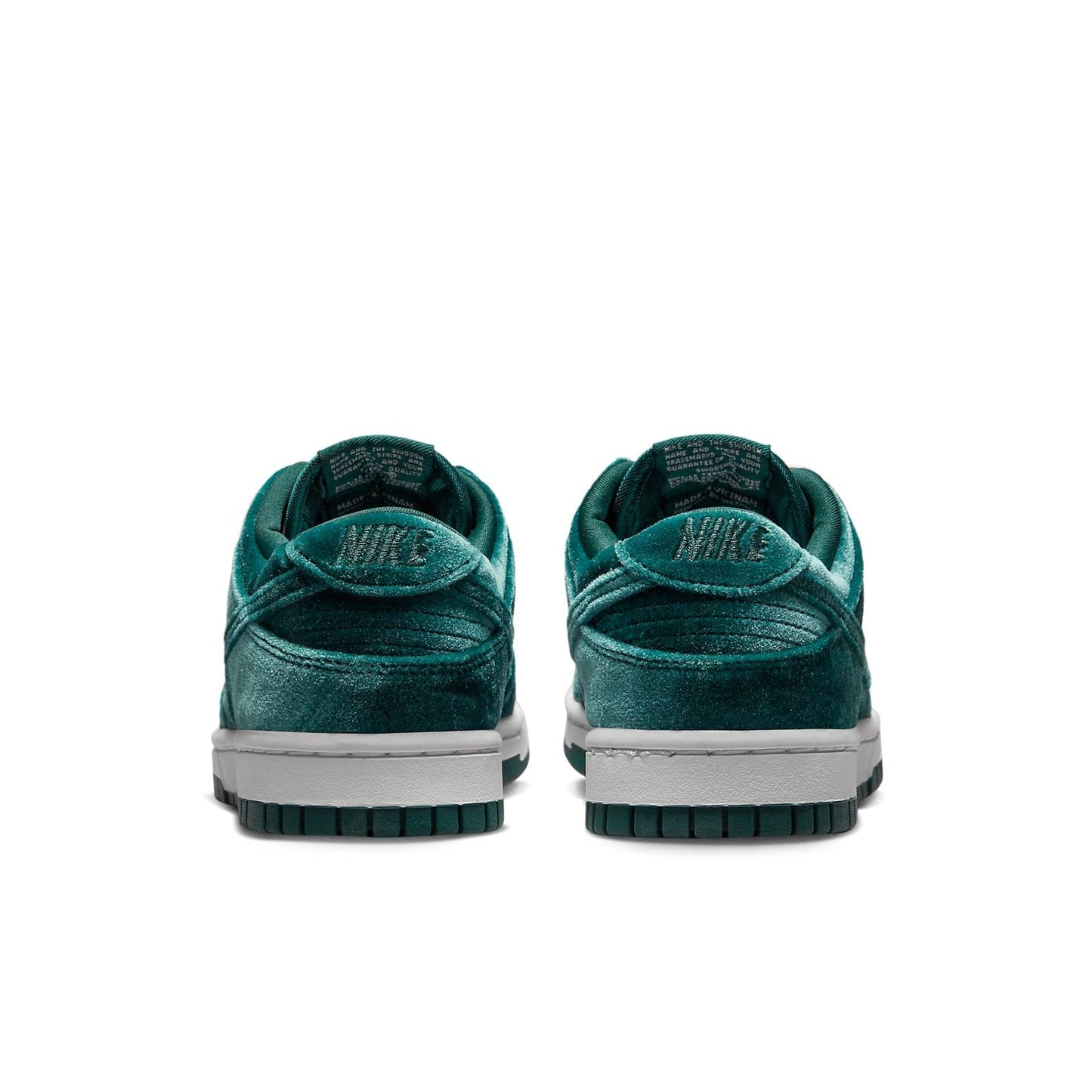 Nike Dunk Low “Green Velvet”