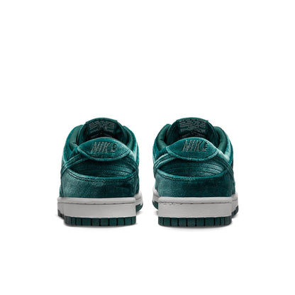 Nike Dunk Low “Green Velvet”