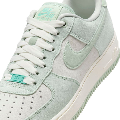 Nike Air Force 1 “07 SE “Spruce Aura Pistachio Frost”