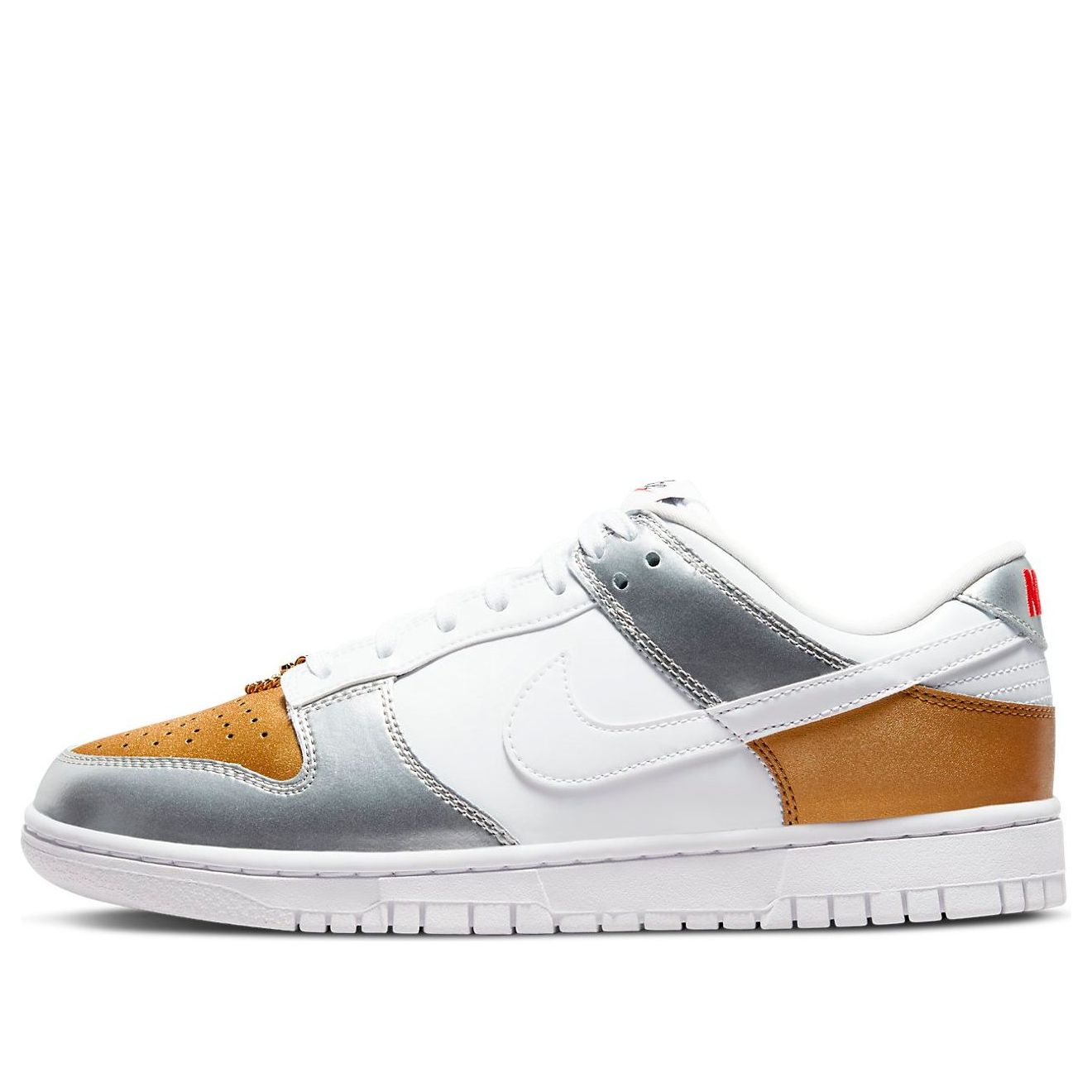 Nike Dunk Low SE “Silver Gold Metallic”