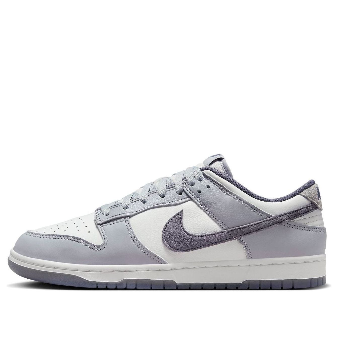 Nike Dunk Low SE “Light Carbon”