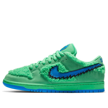 Nike x Grateful Dead SB Dunk Low “Green Bear”