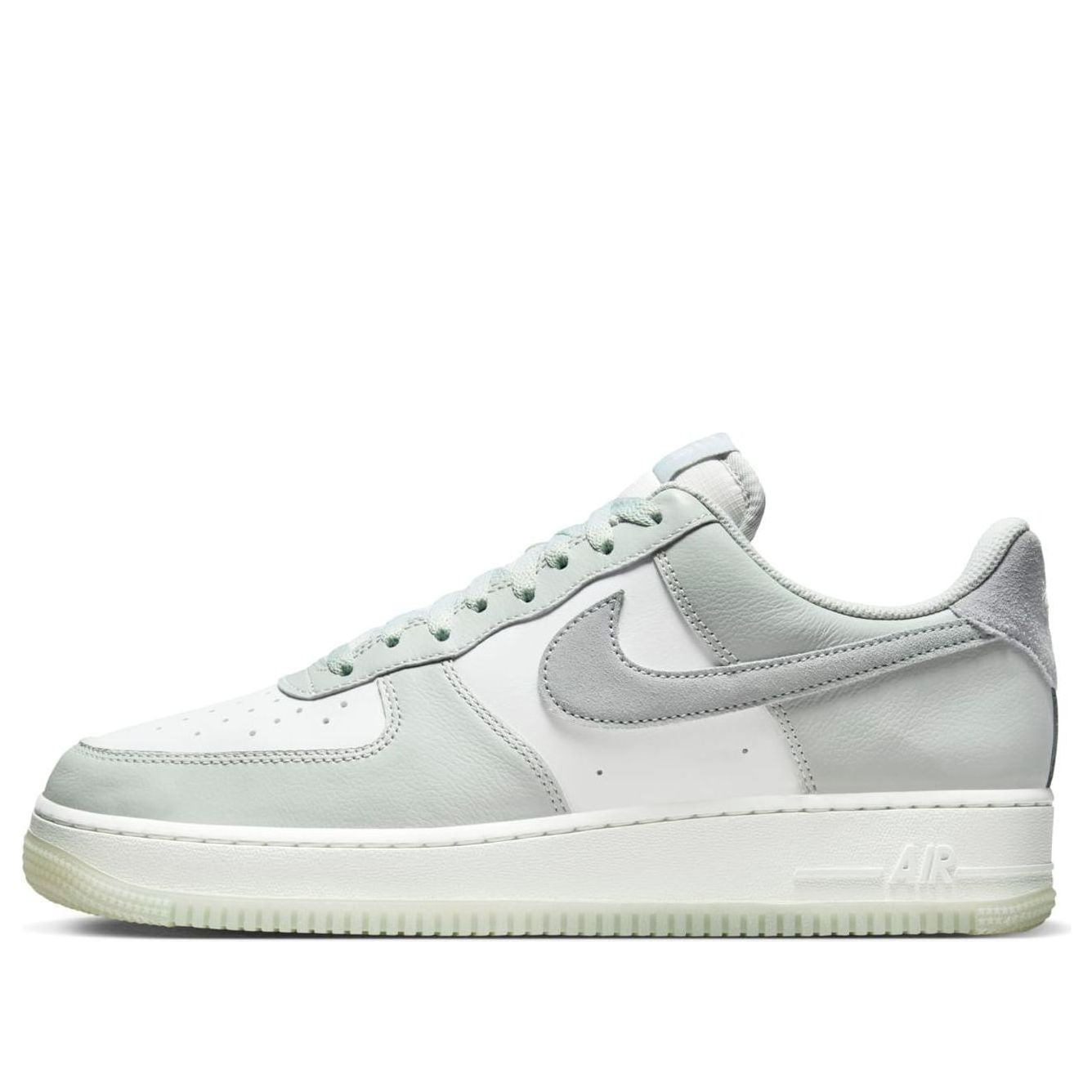 Nike Air Force 1 “07 LV8 “Light Silver Pumice”